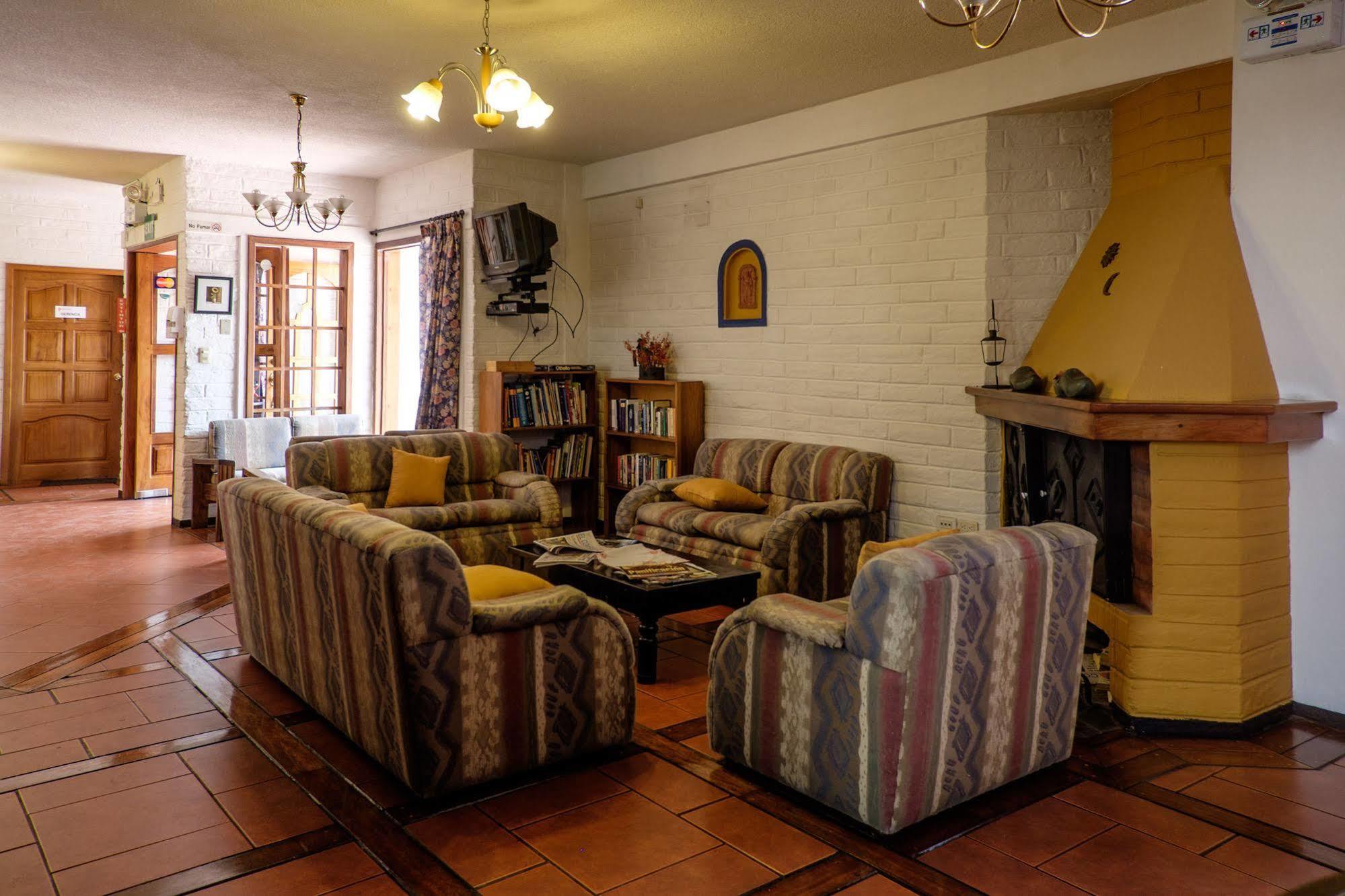 Apartamentos Los Quipus Кито Экстерьер фото