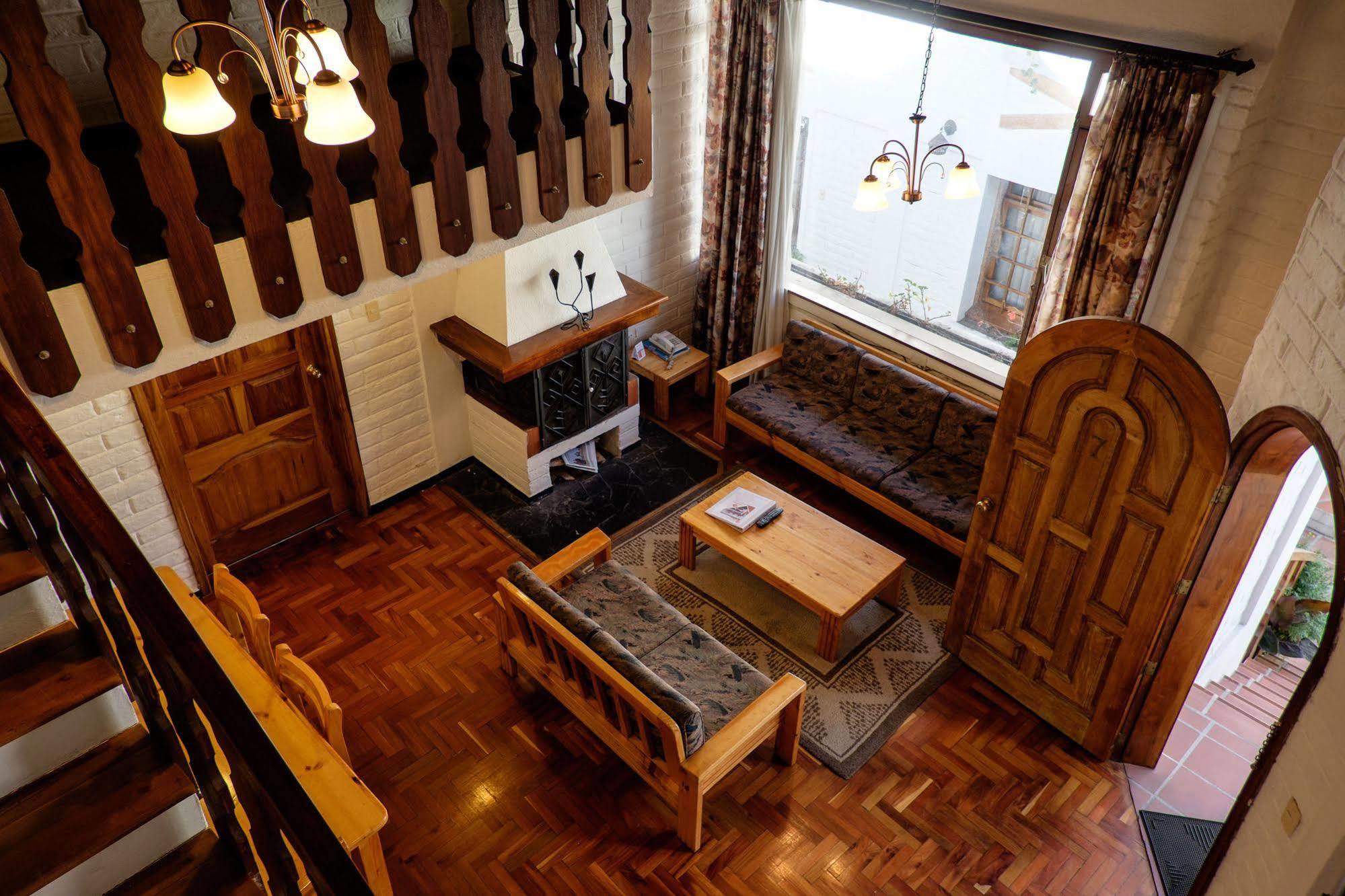 Apartamentos Los Quipus Кито Экстерьер фото