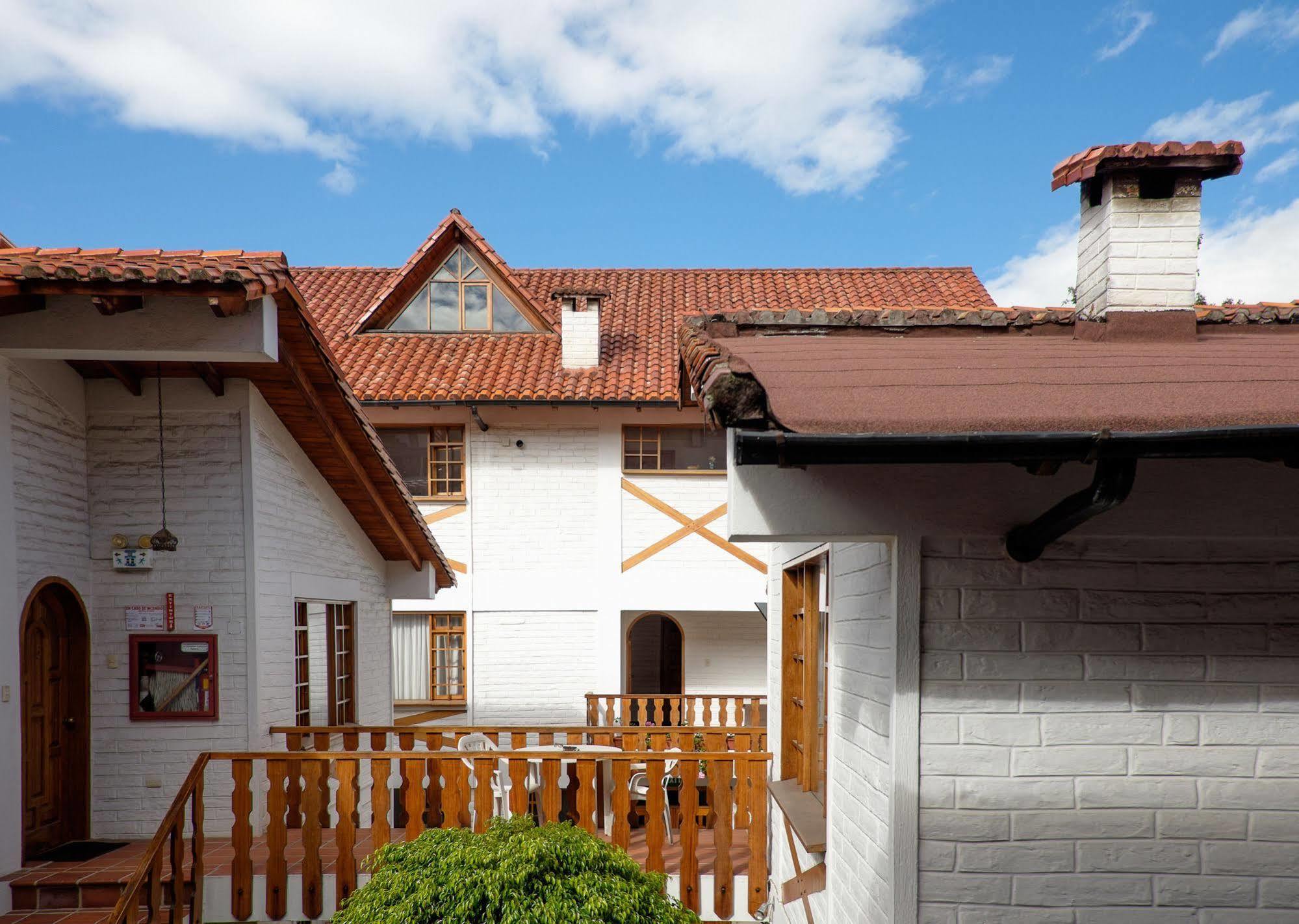 Apartamentos Los Quipus Кито Экстерьер фото